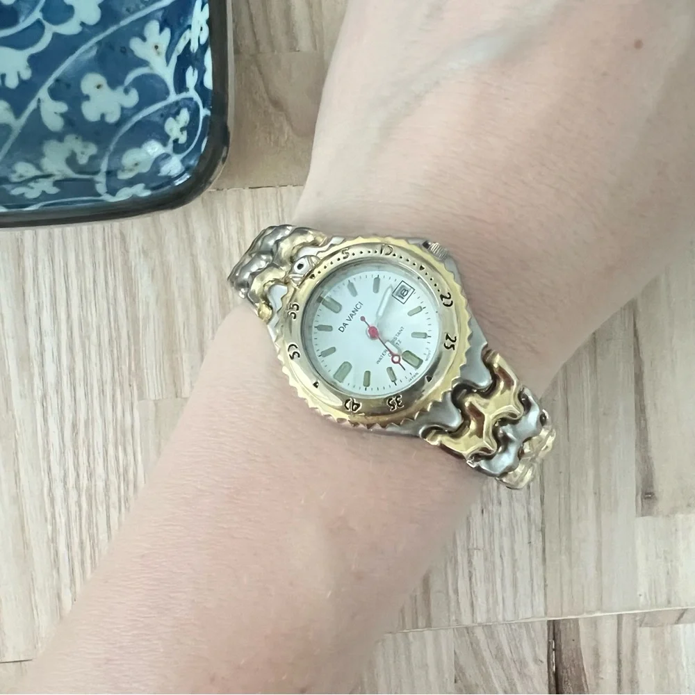 Da Vinci ladies two tone sporty dress watch NEW BATTERY